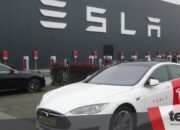 Tesla shareholders setujui paket gaji besar Elon Musk