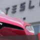 Otoritas selidiki keamanan fitur Autopilot Tesla